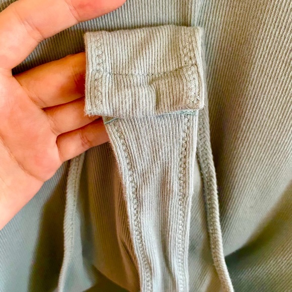 Byron Ribbed Flutter Sleeve Bodysuit - Picture 4 of 7